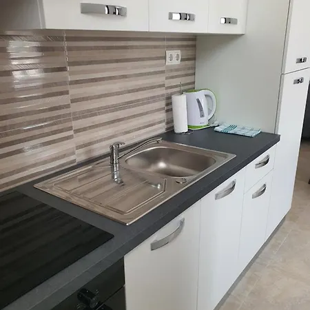 Apartment Rados Dugopolje Buitenkant foto